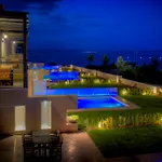 Sunny Villa