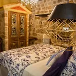 George & Alexandra\'S Apartments