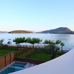 Acqua Di Mare Beach Front Villas