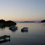 Trikeri Villas