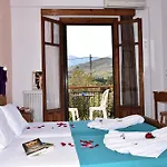 Orfeas Bungalows Studios
