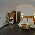 Unique Suites