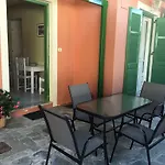 Georgakis George Rooms