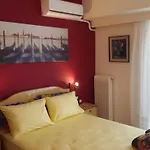Superb Athenian Nest