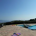 Stelios Apartments