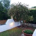 Vourleza Vacation House Near Airport