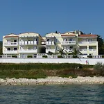 Ostria Seaside Studios And Apartments