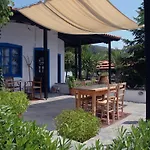 Skites Hotel Bungalows