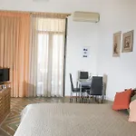 Anna\'S Sea View Studio