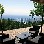Evi΄S Studios