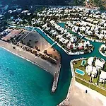 Porto Hydra Hotel