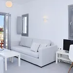 Ionathan Koufonisia Suites