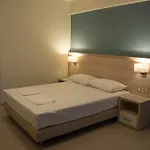 Alarzo Rooms