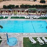Studios & Apartments Sea View