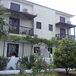Villa Thea Studios & Apartments