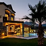 Villa St. Nicolas & Theano