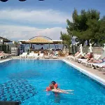 Caravel Pool