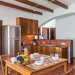 Cristelia Luxury Sea Front & Pool Villa