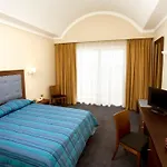 Lakitira Suites
