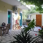 Nikolas Studios