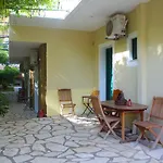 Nikolas Studios