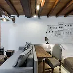 Olganos Vl Luxury Rooms & Suites