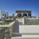 Lithos Luxury Rooms (Adults Only)