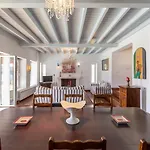 Royal Seaside Cottage