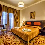 Kouros Hotel