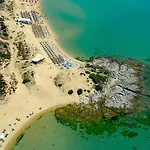 Nea Peramos Large Apartment Near The Beach