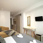Irida Apartments