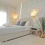 Irida Apartments