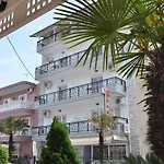 Giannis Hotel