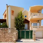 Relaxing Family Home, Near Many Sandy Beaches