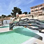 Grand Beach Hotel