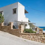 Captain Manos Studio Apartments