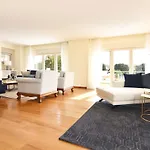 Aqua Villa