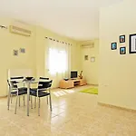 Hany\'S Apartments
