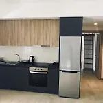 Minimal Residence Near The Beach