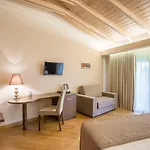 Nepheli Hotel