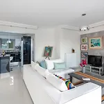 Luxurious House Near The Sea