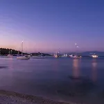 Avali Luxury Houses