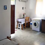 Pension Manos