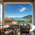 Aktes Villas