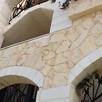 Iliana Apartments