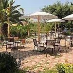 Triton Hotel & Bungalows