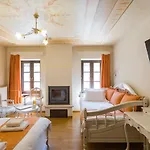 Villa Paroraia