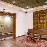 Country Club Hotel & Suites