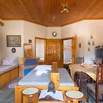 Polina House Maries