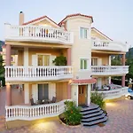 Madalena\'S Apartment